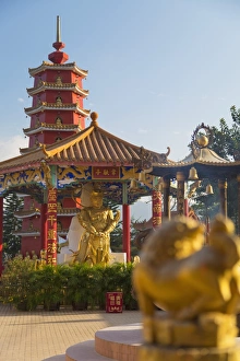 Background Focus Prints: Ten Thousand Buddhas Monastery, Shatin, New Territories, Hong Kong, China, Asia