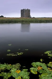 Dumfries Galloway Prints: Threave Castle, fortress of the Douglas family dating from the 14th century