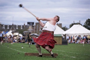 Kilt Prints: Throwing the light hammer