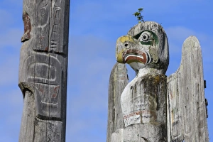 Thunderbird, First Nation Totem Pole, Namgis Burial Grounds, Alert Bay, Inside Passage