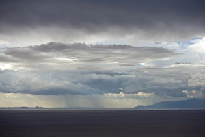Images Dated 5th March 2008: Thunderstorm at the Skeleton Coast, Namibia, Africa