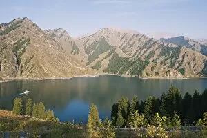 Images Dated 28th September 2008: Tian Chi (Heaven Lake), Xinjiang Province, China, Asia