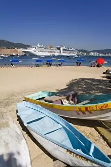 Images Dated 27th November 2009: Tlacopanocha Beach in Old Town Acapulco, State of Guerrero, Mexico, North America