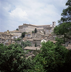 Hill Town Prints: Todi, a typical Umbrian hill town
