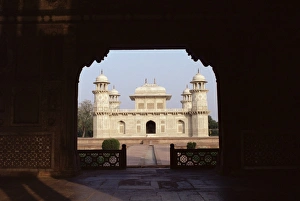 The Tomb of Itmad Ud Daulah (Itimad-ud-daulah)