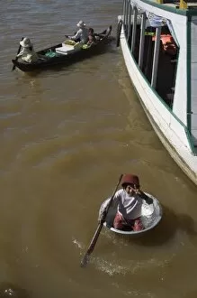 Tonle Sap Lake, Boat People (Vietnamese), near Siem Reap, Cambodia, Indochina