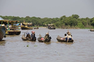 Images Dated 18th January 2008: Tonle Sap Lake, Vietnamese Boat People, near Siem Reap, Cambodia, Indochina