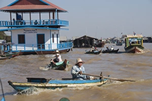 Images Dated 18th January 2008: Tonle Sap Lake, Vietnamese Boat People, near Siem Reap, Cambodia, Indochina