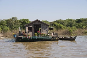 Images Dated 18th January 2008: Tonle Sap Lake, Vietnamese Boat People, near Siem Reap, Cambodia, Indochina