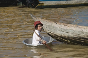 Images Dated 18th January 2008: Tonle Sap Lake, Vietnamese Boat People, near Siem Reap, Cambodia, Indochina