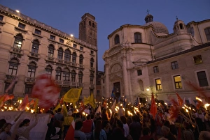 Images Dated 10th October 2008: Torchlight procession during school protest in 2007 in Campo San Geremia