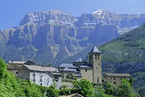 Aragon Prints: Torla, village perched on hilltop beneath Mondarruego
