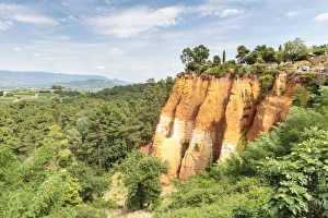 Sightseer Prints: Tourists entering the Ochre trail and view of the ochre quarry, Roussillon, Vaucluse