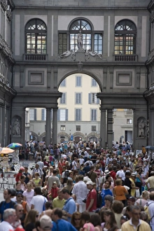Street Life Prints: Tourists, Piazzale degli Uffizi
