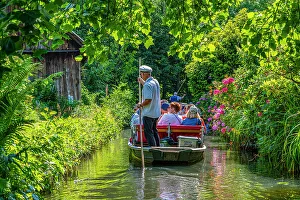 Spree Forest Prints: Tourists on a punt trip, UNESCO Biosphere Reserve