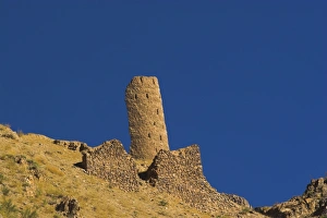 Tower with approximately 82 courses of bricks still standing, Qasr Zarafshan to the north