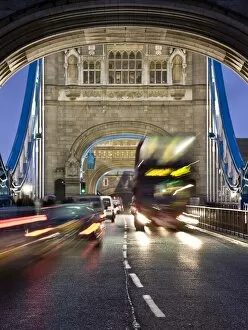 Images Dated 16th December 2010: Tower Bridge, London, England, United Kingdom, Europe