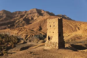 Moroccan Culture Gallery: Tower, Draa Valley, Djebel Kissane Mountain, Morocco, North Africa, Africa