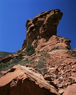 Sedona Prints: Towering red standstone cliffs at the head of Fay Canyon