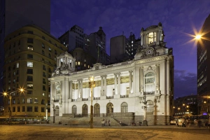 Centro Prints: Town Hall (Camara Municipal), dusk