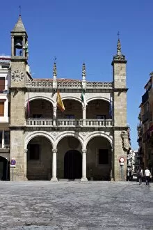 Images Dated 12th April 2011: Town Hall, Plaza Mayor, Plasencias, Extremadura, Spain, Europe