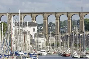 Images Dated 14th January 2008: Town of Morlaix and its viaduct, North Finistere, Brittany, France, Europe