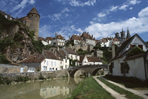 Town of Semur-en-Auxois, Cotes d Or, Bourgogne (Burgundy), France, Europe