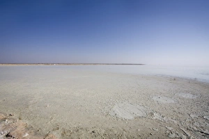Track into Etosha Pan, Etosha National Park, Namibia, Africa