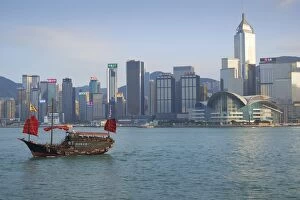 Contrast Collection: Traditional Chinese junk boat for tourists on Victoria Harbour, Hong Kong, China, Asia