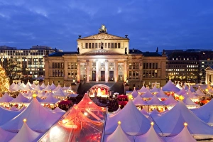 Images Dated 16th December 2009: Traditional Christmas Market at Gendarmenmarkt, illuminated at dusk, Berlin