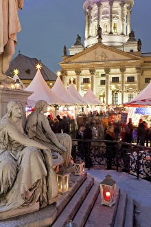 Images Dated 17th December 2009: Traditional Christmas Market at Gendarmenmarkt, illuminated at dusk, Berlin