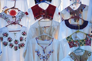 Images Dated 2nd November 2008: Traditional clothing in the market, Patzcuaro, Michoacan state, Mexico, North America