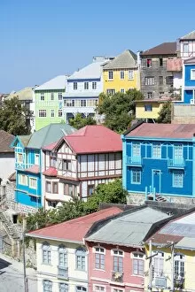 Images Dated 10th November 2006: Traditional colorful houses, Valparaiso, UNESCO World Heritage Site, Chile, South America