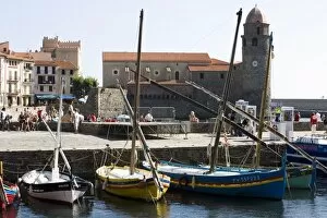 Images Dated 29th July 2007: Traditional fishing boats in harbour and Eglise-Notre-Dame-des-Anges, Collioure