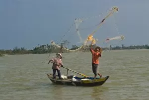 Traditional fishing, Hoi An, Vietnam, Indochina, Southeast Asia, Asia