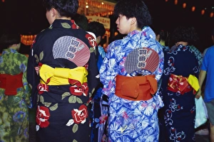 Kimono Prints: Traditional kimonos