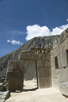 Images Dated 6th January 2006: Traditional stone entrance doorway at the Inca ruins of Ollantaytambo, The Sacred Valley