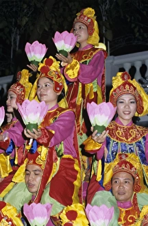 Portraits Prints: Traditional Vietnamese Lotus dance, Vietnam, Indochina, Southeast Asia, Asia