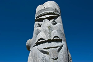Images Dated 2nd September 2008: Traditional wood carving at the Ile des Pins, New Caledonia, Melanesia, South Pacific, Pacific