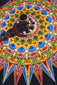 Costa Rica Gallery: Traditionally painted oxcart wheel, Costa Rica
