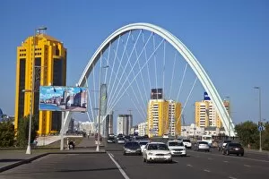 Images Dated 31st August 2011: Traffic on bridge over the Ishim River, looking towards the old city, Astana, Kazakhstan
