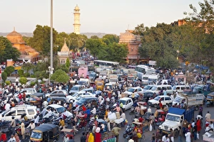 Jaipur Prints: Traffic congestion and street life in the city of Jaipur, Rajasthan, India, Asia