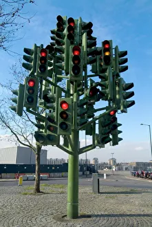 Docklands Prints: Traffic lights, Canary Wharf, Docklands, London E14, England, United Kingdom, Europe