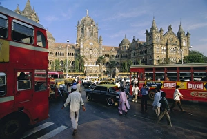 Mumbai Prints: Traffic in front of the station