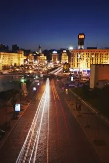 Images Dated 22nd July 2009: Traffic trails with Independence Square (Maydan Nezalezhnosti) in the background
