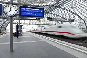 Images Dated 16th December 2009: Train pulling into the platform, new modern main railway station, Berlin, Germany, Europe