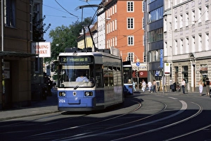Munchen Prints: Tram in the city centre