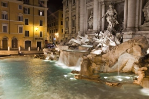 Images Dated 28th October 2008: Trevi Fountain at night, Rome, Lazio, Italy, Europe