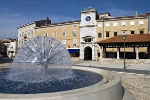 Images Dated 22nd May 2007: Trg F. Petrica and 16th century clock tower, Cres Town, Cres Island, Kvarner Gulf, Croatia, Europe
