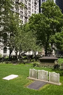 Images Dated 14th May 2007: Trinity Church Graveyard, Lower Manhattan, New York City, New York, United States of America